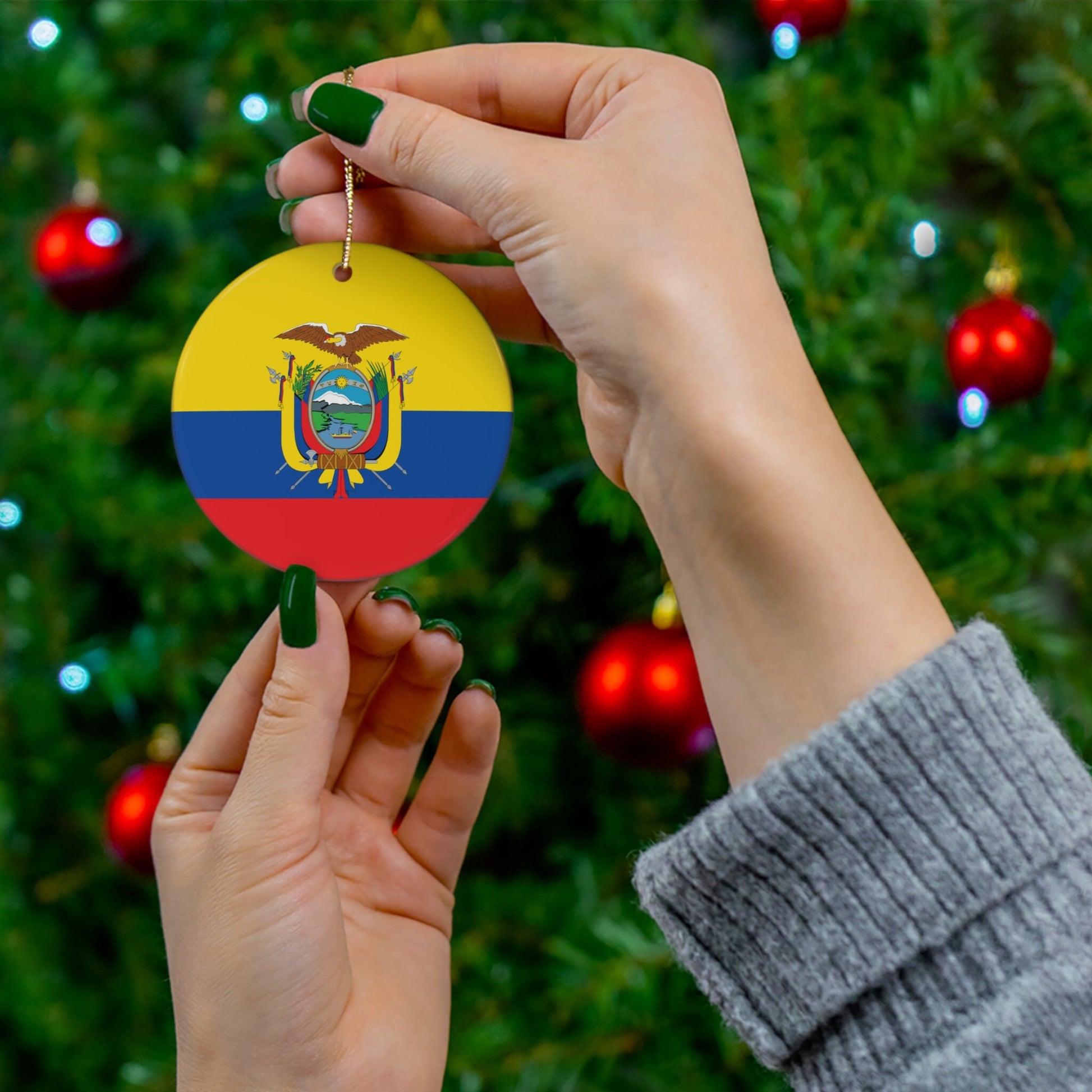 Personalized Ecuador Ceramic Christmas Ornament Ecuadorian Flag Round Gift Holiday Decoration World Heritage Travel Themed Educador Souvenir