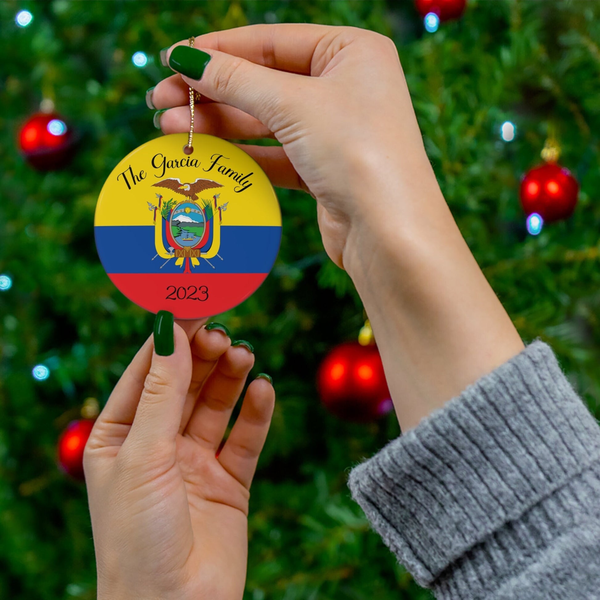 Personalized Ecuador Ceramic Christmas Ornament Ecuadorian Flag Round Gift Holiday Decoration World Heritage Travel Themed Educador Souvenir